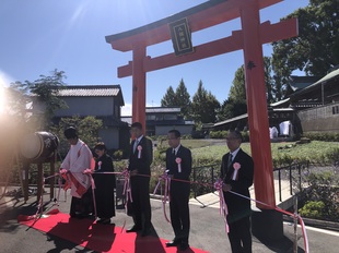 6 鳥居　テープカット.JPG